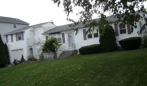 55 Dundas Ave, Warwick, RI 02889