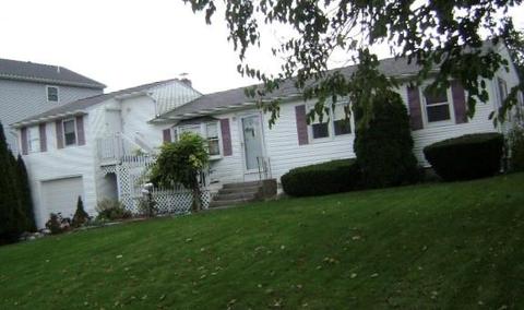 55 Dundas Ave, Warwick, RI 02889