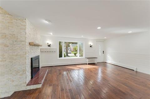 87 Brewster Dr, Warwick, RI 02889 photo 5