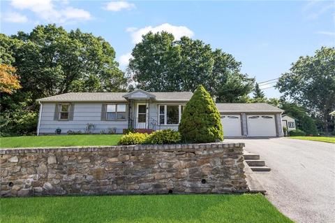 49 Ruth St, Woonsocket, RI 02895 photo 4