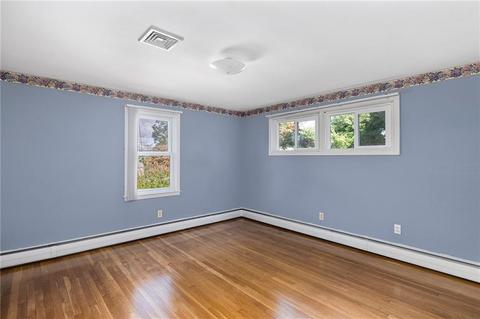 49 Ruth St, Woonsocket, RI 02895 photo 17