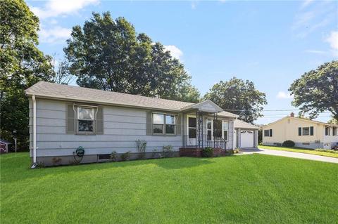 49 Ruth St, Woonsocket, RI 02895 photo 3