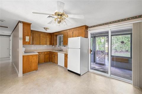 49 Ruth St, Woonsocket, RI 02895 photo 5