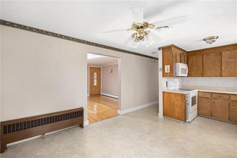 49 Ruth St, Woonsocket, RI 02895 photo 9