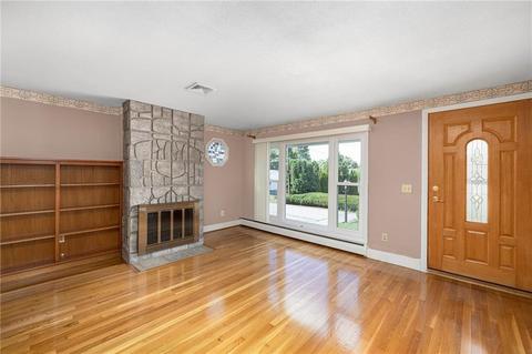 49 Ruth St, Woonsocket, RI 02895 photo 10