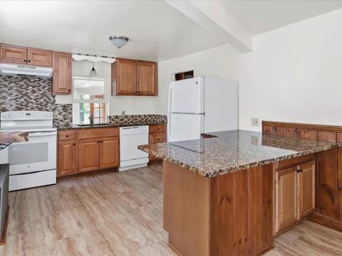 75 Beach St, Westerly, RI 02891 photo 24