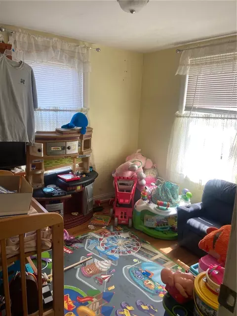 33 Stetson St, Warwick, RI 02889 photo 3