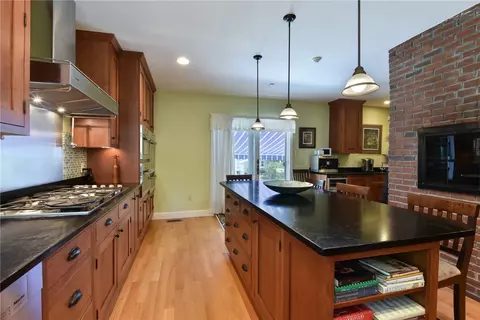 1046 Warwick Neck Ave, Warwick, RI 02889 photo 29