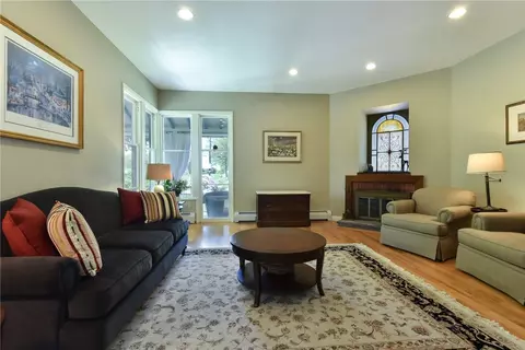 1046 Warwick Neck Ave, Warwick, RI 02889 photo 15