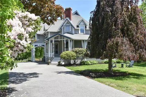 1046 Warwick Neck Ave, Warwick, RI 02889 photo 3
