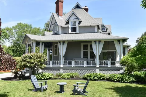 1046 Warwick Neck Ave, Warwick, RI 02889 photo 1