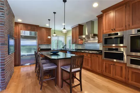 1046 Warwick Neck Ave, Warwick, RI 02889 photo 27