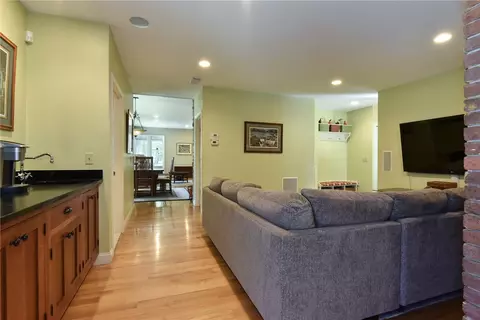1046 Warwick Neck Ave, Warwick, RI 02889 photo 26