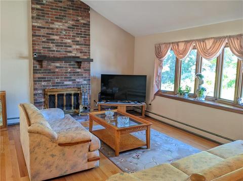 127 Monty Ave, Woonsocket, RI 02895 photo 4