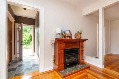 254 Irving Rd, Warwick, RI 02888 photo 5