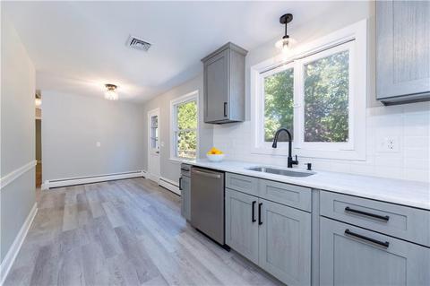 3 Starlight Dr, Westerly, RI 02891 photo 5