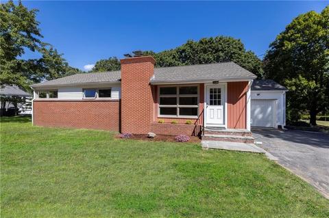 3 Starlight Dr, Westerly, RI 02891 photo 2