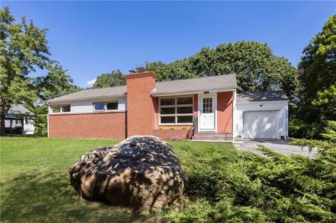 3 Starlight Dr, Westerly, RI 02891 photo 1