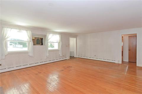 194 Schoolhouse Rd, Warren, RI 02885 photo 3
