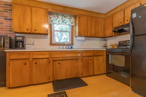 185 St Leon Ave, Woonsocket, RI 02895 photo 11