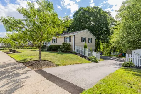 185 St Leon Ave, Woonsocket, RI 02895 photo 3