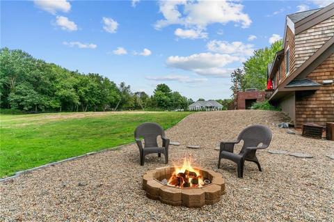 67 Serpentine Rd, Warren, RI 02885 photo 3