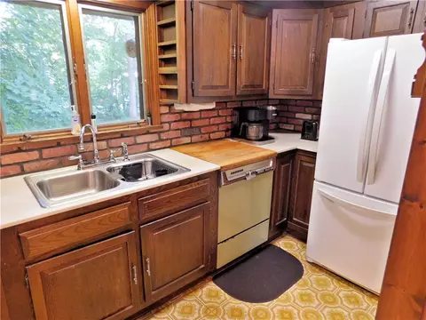 22 Hamlet St, Burrillville, RI 02859 photo 10