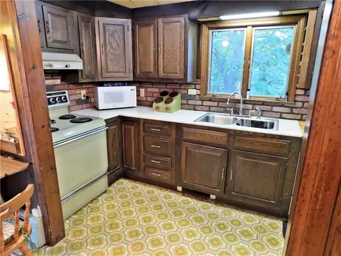 22 Hamlet St, Burrillville, RI 02859 photo 9