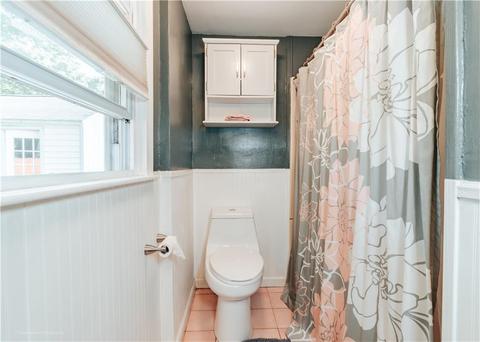 391 Chapmans Ave, Warwick, RI 02886 photo 4