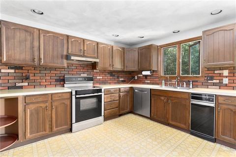 180 Narrow Ln, Exeter, RI 02822 photo 5
