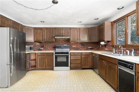 180 Narrow Ln, Exeter, RI 02822 photo 4