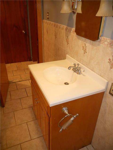 71 Napoleon St, Woonsocket, RI 02895 photo 24