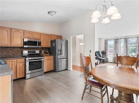 132 Winifred Ave, Warwick, RI 02889 photo 6