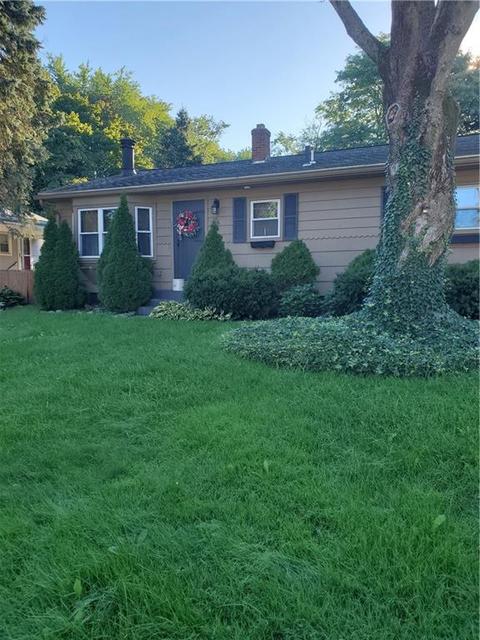 76 Theresa St, Woonsocket, RI 02895 photo 3