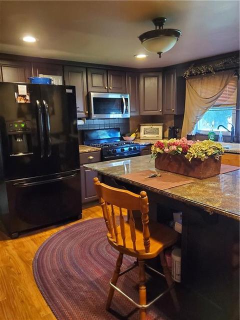76 Theresa St, Woonsocket, RI 02895 photo 9