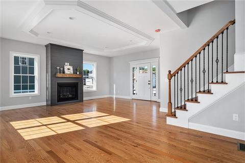 482 Louise St, Woonsocket, RI 02895 photo 9