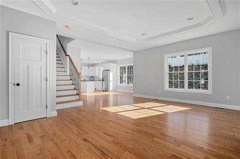 482 Louise St, Woonsocket, RI 02895 photo 8