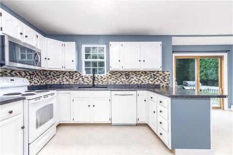 329 Commonwealth Ave, Warwick, RI 02886 photo 5