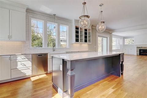 37 Explorer Dr, Saunderstown, RI 02874