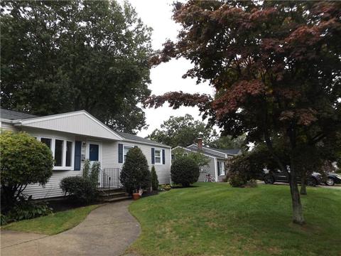 120 Wethersfield Dr, Warwick, RI 02886 photo 4
