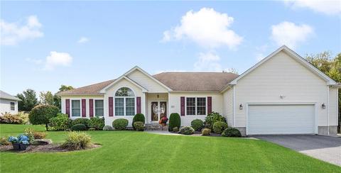320 Alpine Estates Dr, Cranston, RI 02921 photo 1