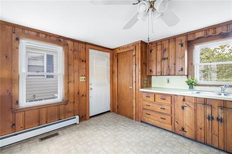 66 Everett Ave, Bristol, RI 02809 photo 5