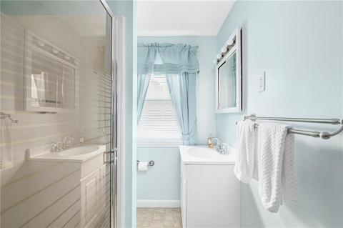 66 Everett Ave, Bristol, RI 02809 photo 15