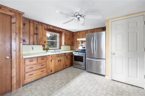 66 Everett Ave, Bristol, RI 02809 photo 3