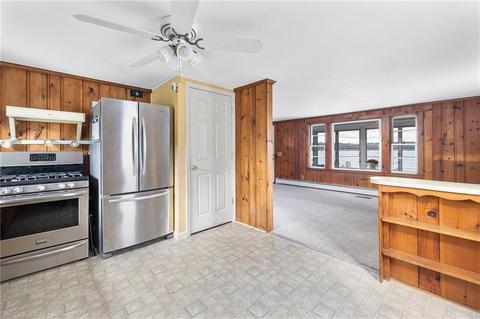 66 Everett Ave, Bristol, RI 02809 photo 4