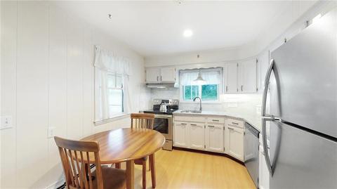 7 Herzig St, Bristol, RI 02809 photo 6