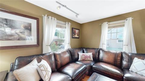 7 Herzig St, Bristol, RI 02809 photo 4
