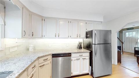 7 Herzig St, Bristol, RI 02809 photo 8