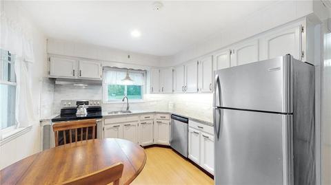 7 Herzig St, Bristol, RI 02809 photo 7
