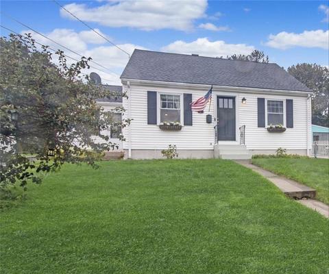 7 Herzig St, Bristol, RI 02809 photo 1
